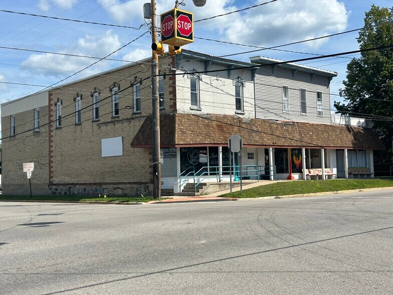 More Photos Of 7 E Muskegon St, Kent City Storefront Retail Residential For Sale