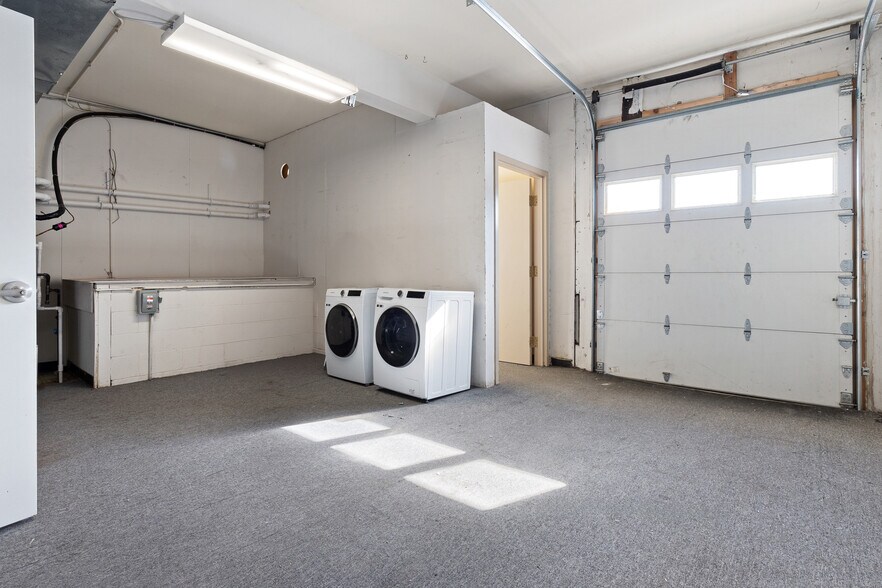 More Photos Of 1045 N Canal St, Pittsburgh Office For Sale