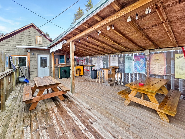 More Photos Of 308 W Bayfield St, Washburn Bar For Sale