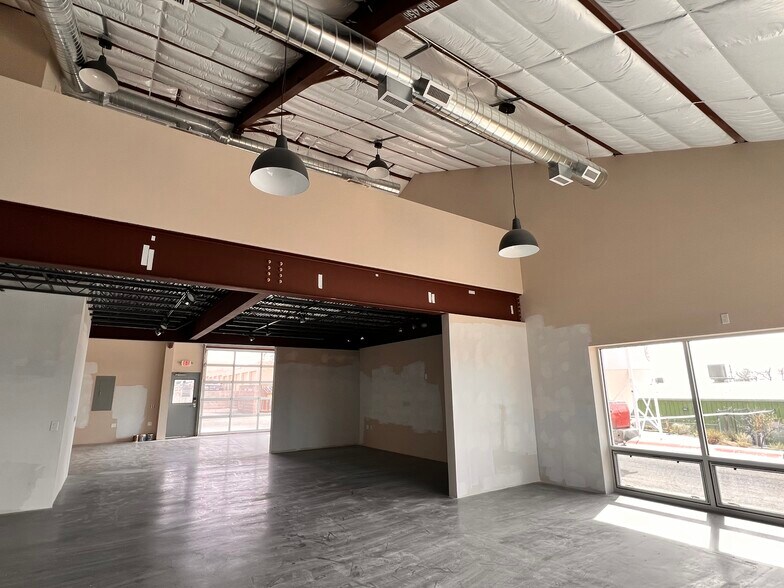 More Photos Of 1300 Rufina Cir, Santa Fe Office For Lease