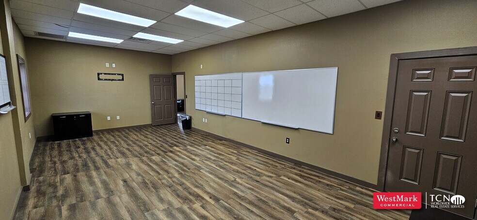 More Photos Of 9402 FM 1585, Wolfforth Warehouse For Lease