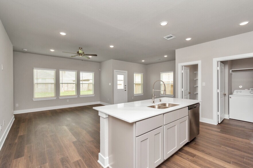 More Photos Of 10211 Alpine Lake Ln, Rosharon Apartments For Sale