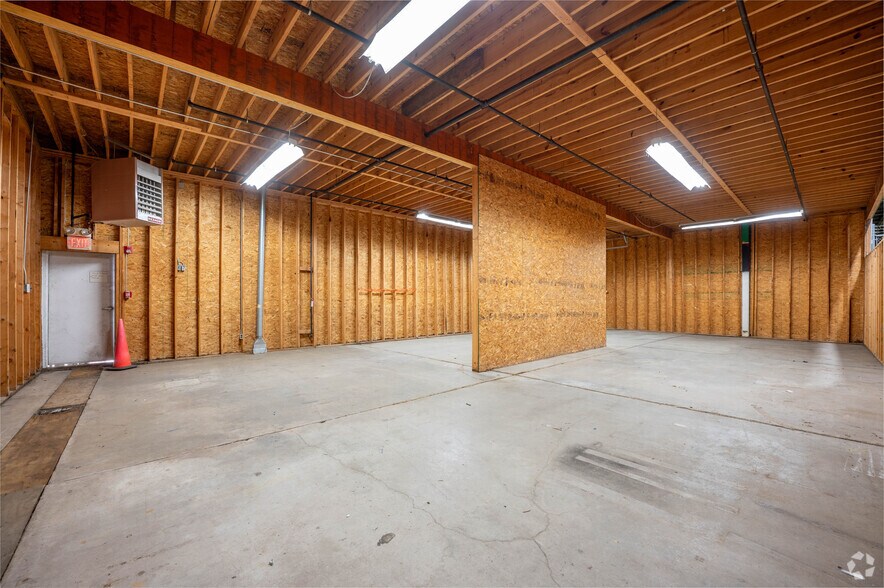 More Photos Of 325 12th St SE, Linton Manufacturing For Lease