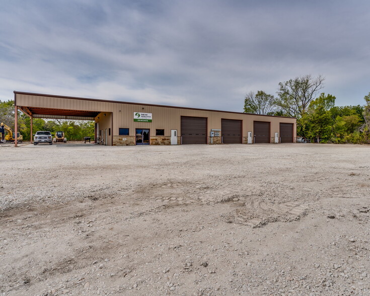 Primary Photo Of 516 2nd St, Kerens Warehouse For Sale