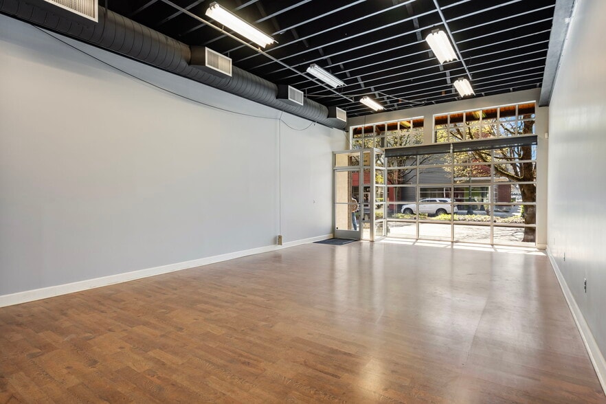 More Photos Of 600 NW Naito Pkwy, Portland General Retail For Sale