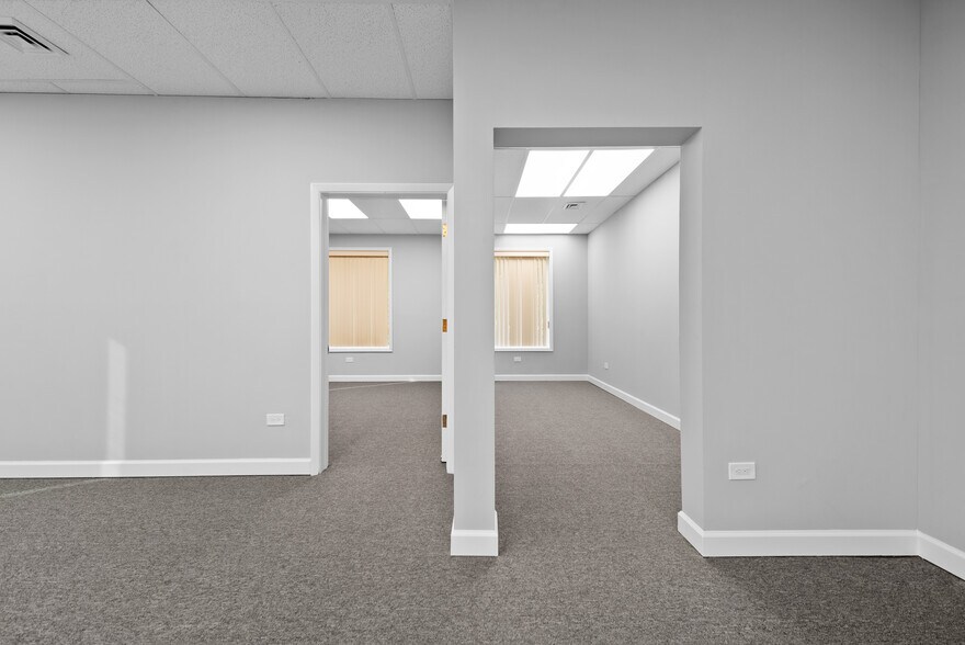 More Photos Of 211 W Chicago Ave, Hinsdale Office For Sale