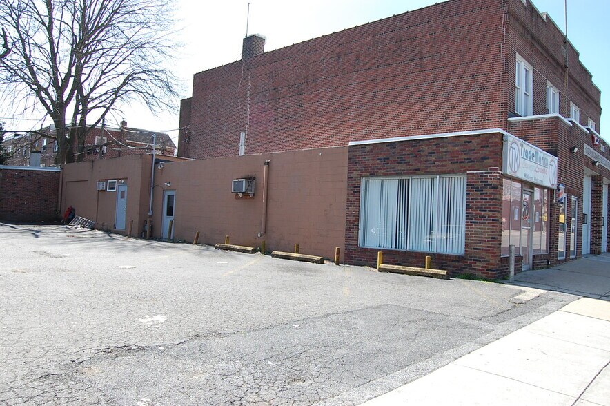 More Photos Of 300-302 Macdade Blvd, Darby Storefront For Sale