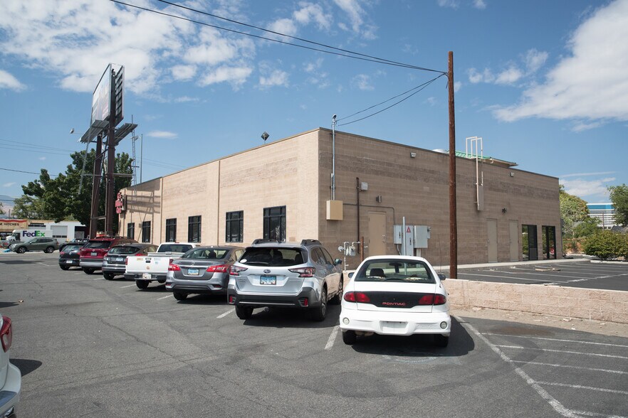 More Photos Of 3350 S Virginia St, Reno Freestanding For Lease