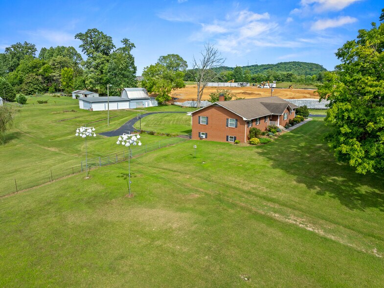 More Photos Of 3320 Bakertown Rd, Knoxville Multifamily For Sale