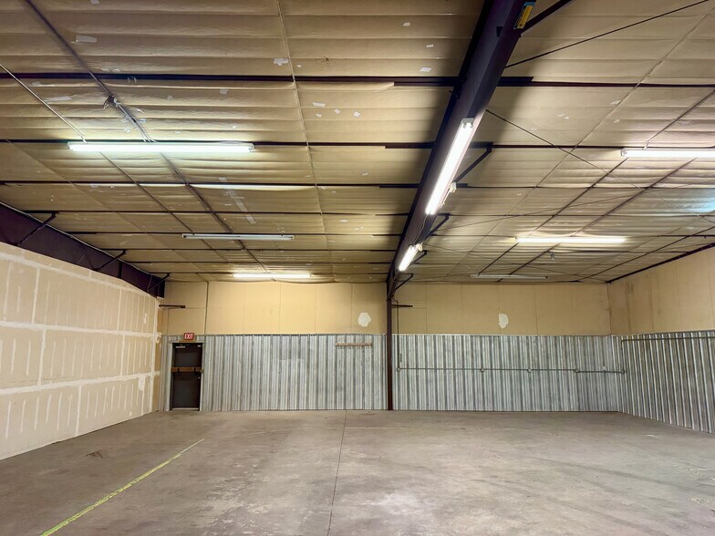 More Photos Of 125-155 Mount View Ln, Colorado Springs Distribution For Lease