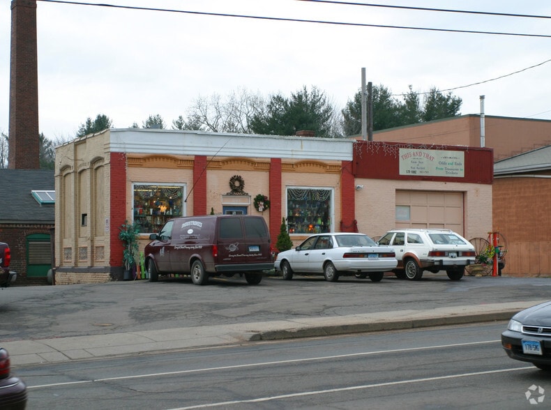 More Photos Of 1049 New Britain Ave, West Hartford Freestanding For Lease