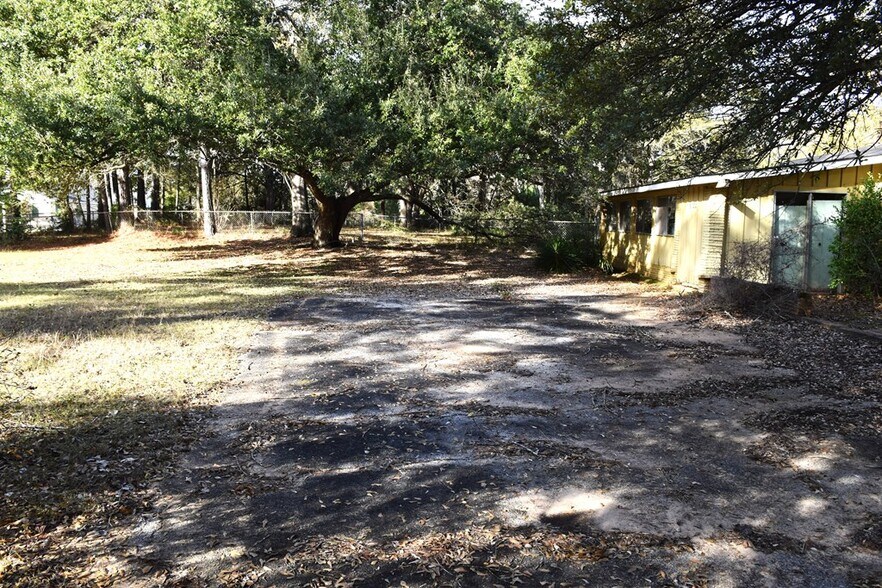 More Photos Of 1522 Missouri St, Palestine Land For Sale