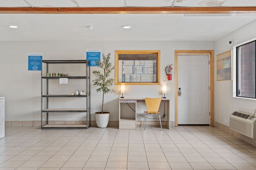 More Photos Of 261 Bear River Dr, Evanston Hotel For Sale