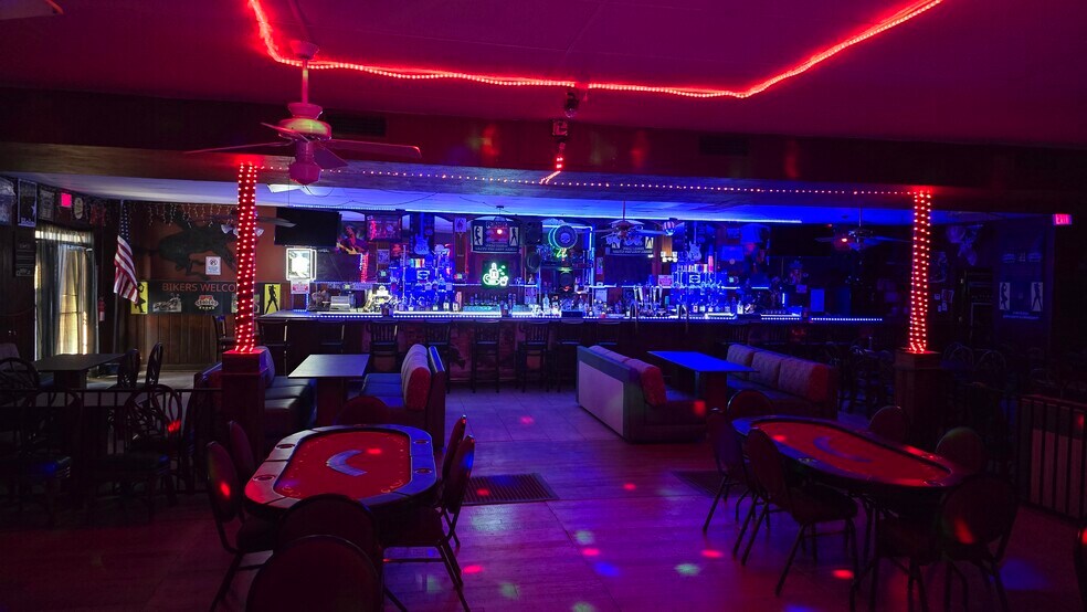 More Photos Of 200 E Frontier St, Eloy Bar For Sale