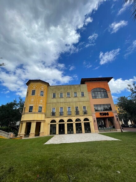 More Photos Of 7065 Westpointe Blvd, Orlando Loft Creative Space For Sale
