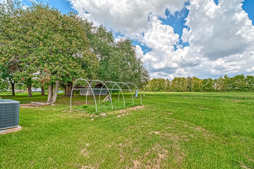 More Photos Of 8713 Wayfarer Ln, Houston Loft Creative Space For Sale