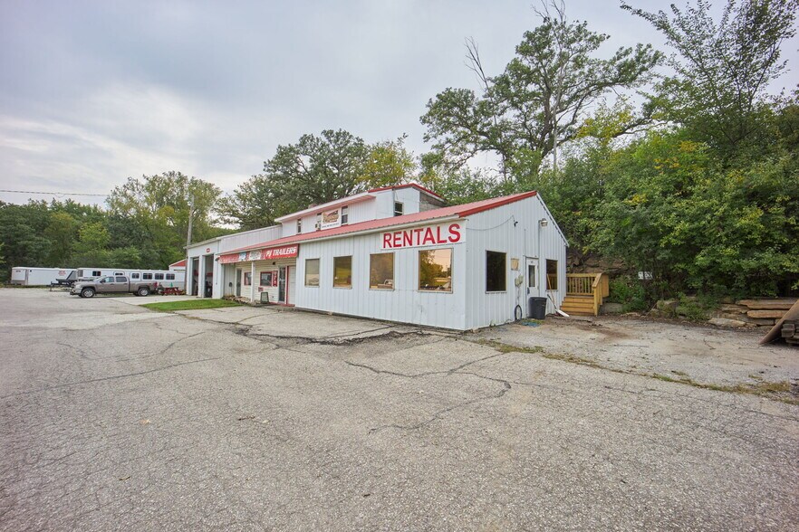 More Photos Of 5525 Highway 63 S, Rochester Light Distribution For Sale