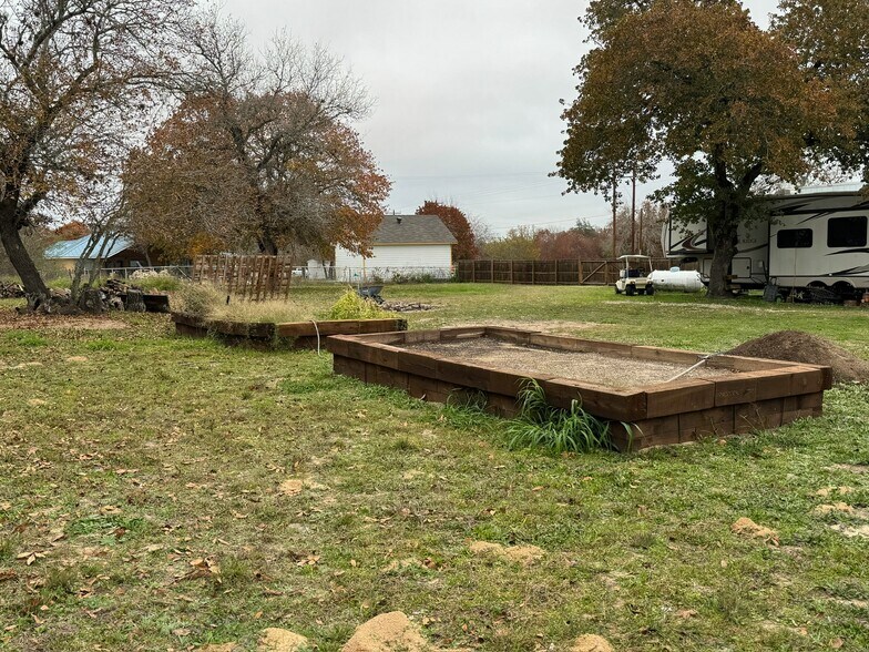 More Photos Of 2275 Old Pleasanton Rd, San Antonio General Retail For Sale