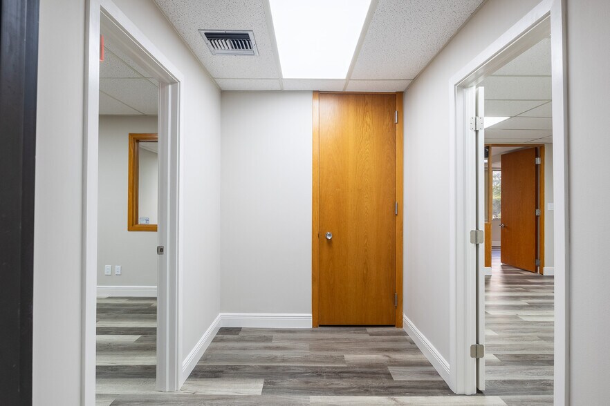 More Photos Of 7501 W Oakland Park Blvd, Lauderhill Loft Creative Space For Lease