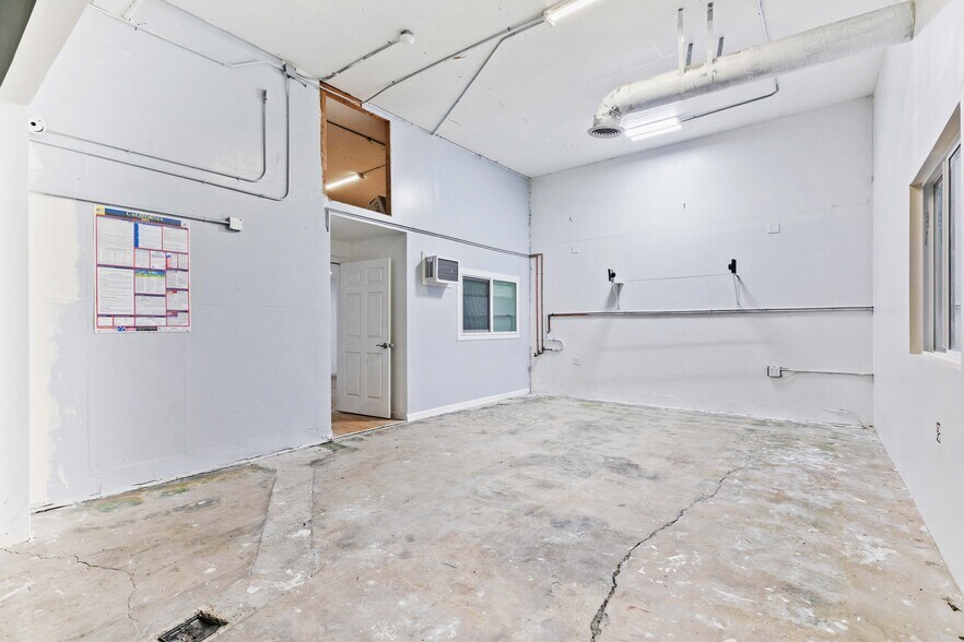 More Photos Of 11285 Goss St, Sun Valley Warehouse For Sale