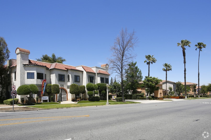 More Photos Of 370 W Grand Blvd, Corona Office For Sale