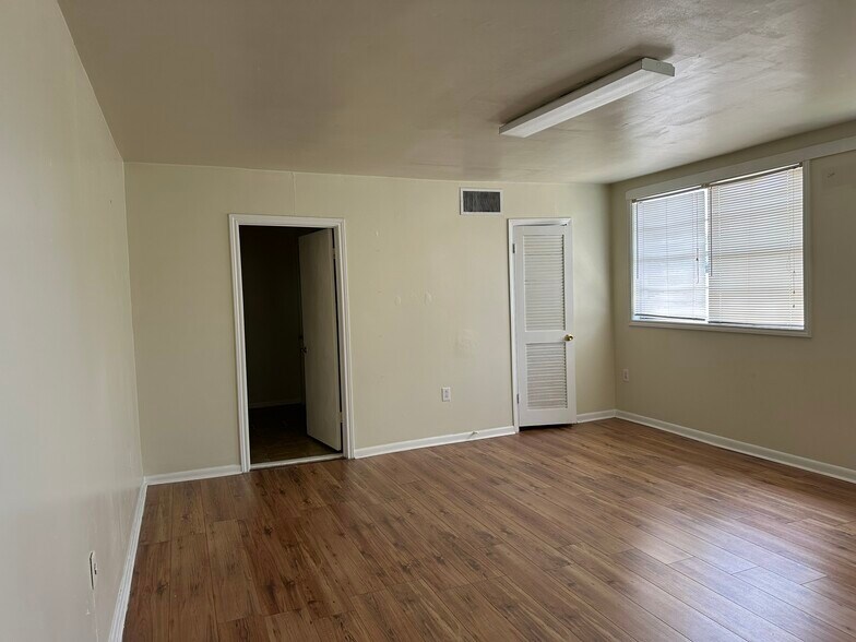 More Photos Of 555 E Boyd Dr, Baton Rouge Multifamily For Sale
