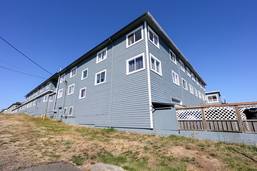 More Photos Of 754 SW Coast Hwy, Newport Hotel For Sale