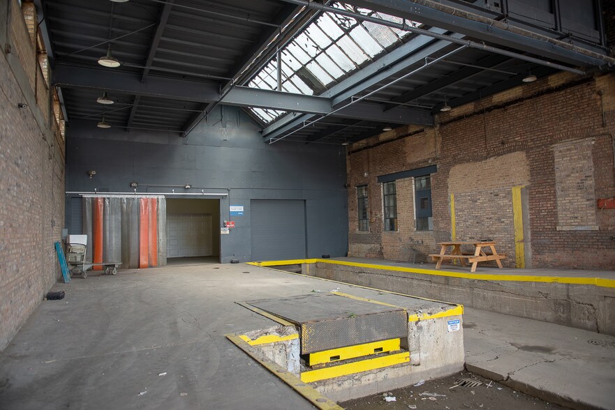 More Photos Of 2415 W 19th St, Chicago Warehouse For Lease
