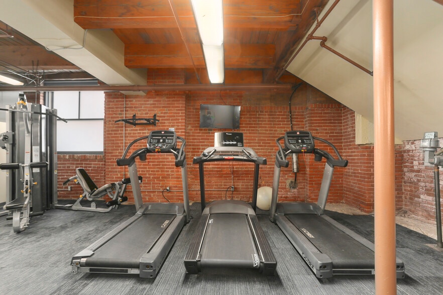 More Photos Of 412 W 8th St, Kansas City Apartments For Sale