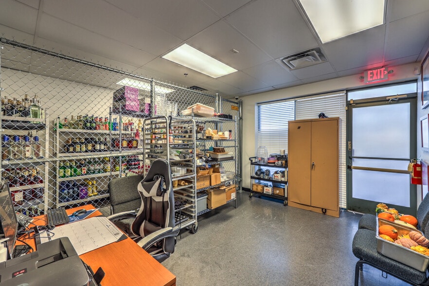 More Photos Of 5321 Cameron St, Las Vegas General Retail For Sale