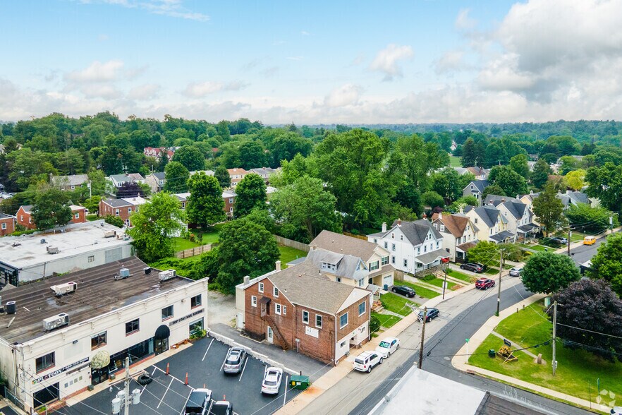 More Photos Of 893-895 Penn St, Bryn Mawr Storefront Retail Residential For Lease