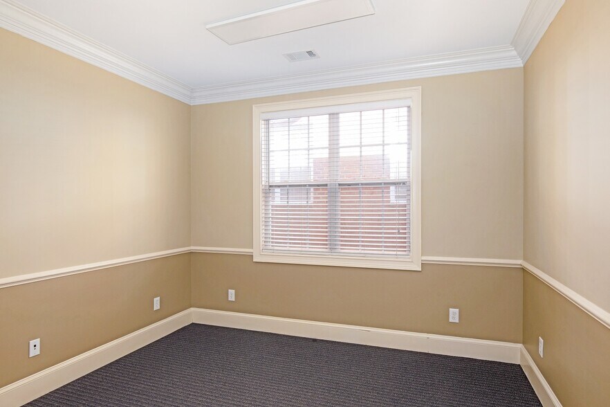 More Photos Of 3535 Roswell Rd, Marietta Office Residential For Lease
