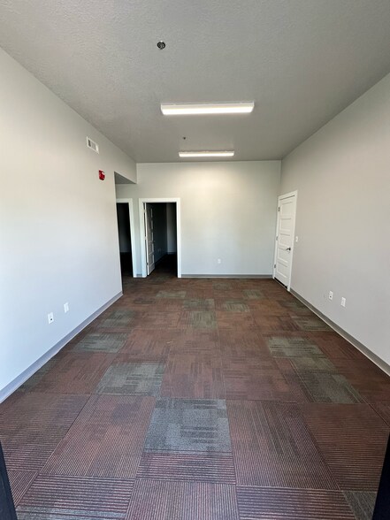 More Photos Of 340 N Kays Dr, Kaysville Flex For Lease