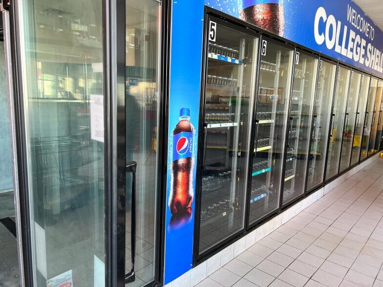 More Photos Of 6311 S 13th St, Milwaukee Service Station For Sale