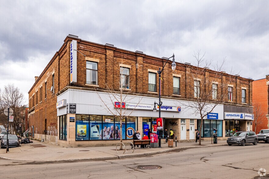 Primary Photo Of 4251-4267 Rue Sainte-Catherine E, Montréal Storefront Retail Residential For Sale