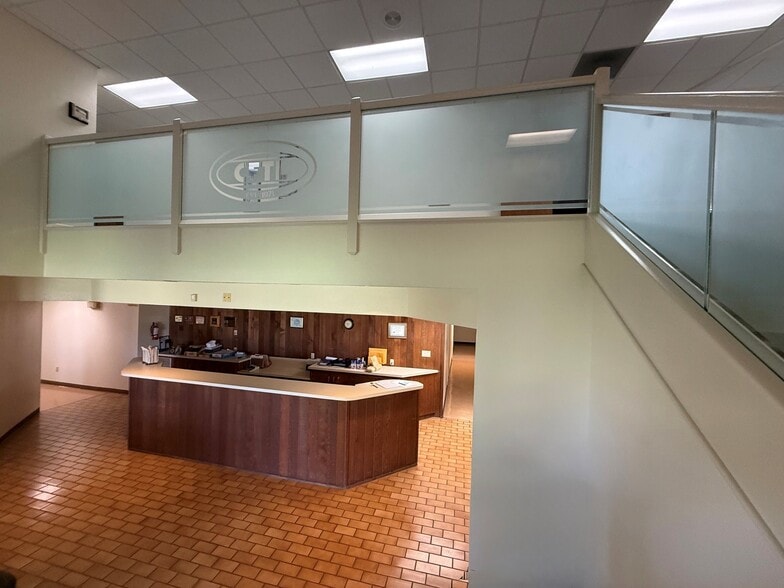 More Photos Of 12625 40th St N, Clearwater Warehouse For Lease