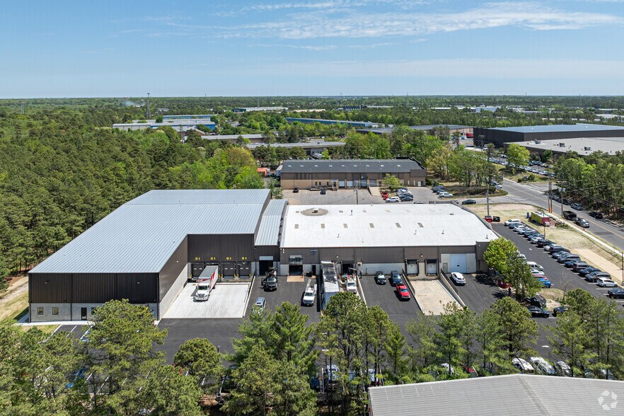 More Photos Of 1875 Swarthmore Ave, Lakewood Warehouse For Lease