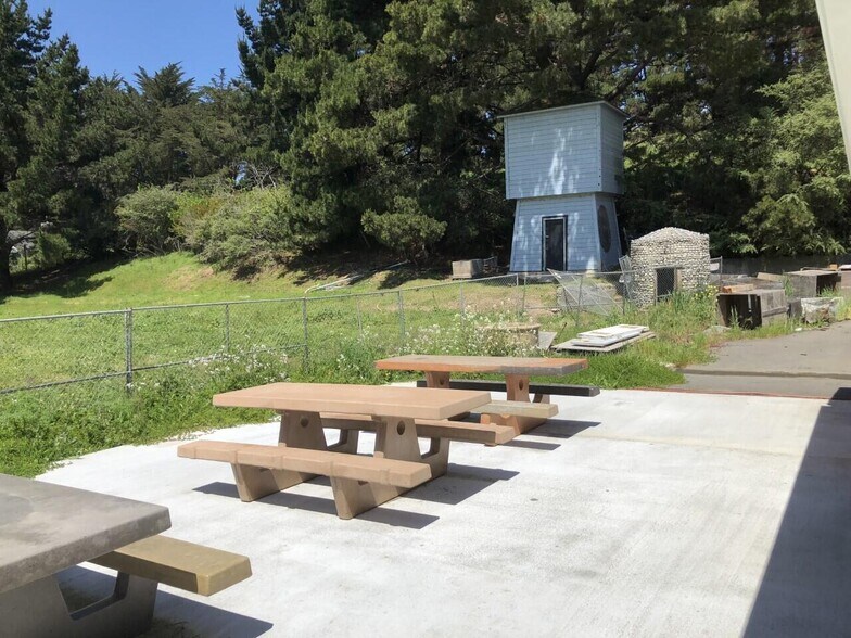 More Photos Of 281 Fernbridge Dr, Fortuna Restaurant For Sale