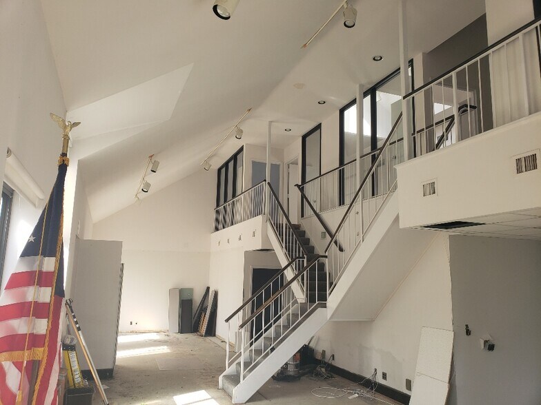 More Photos Of 6255-6265 Executive Blvd, Rockville Office For Sale