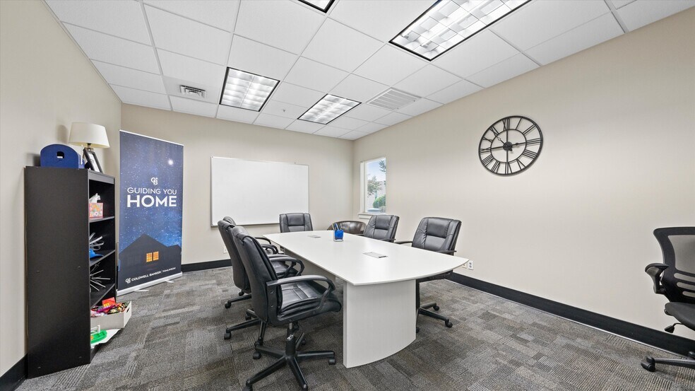 More Photos Of 8836 W Gage Blvd, Kennewick Office For Sale