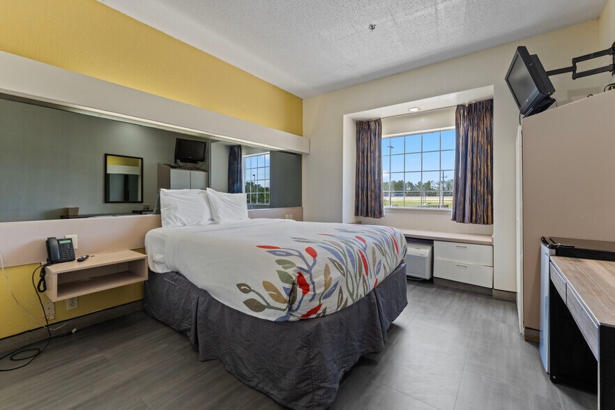 More Photos Of 10645 Reiger Rd, Baton Rouge Hotel For Sale