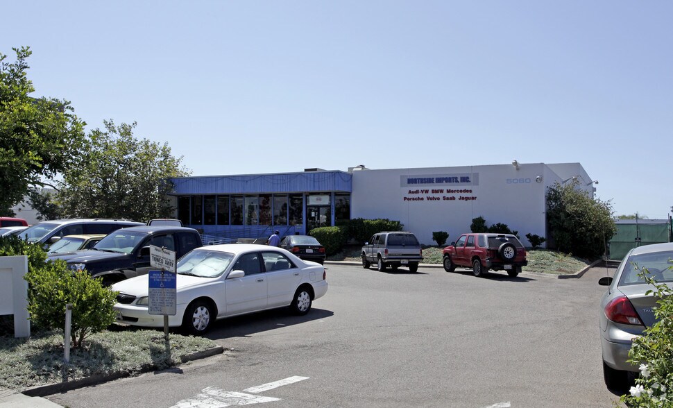 More Photos Of 5060 Convoy St, San Diego Showroom For Lease