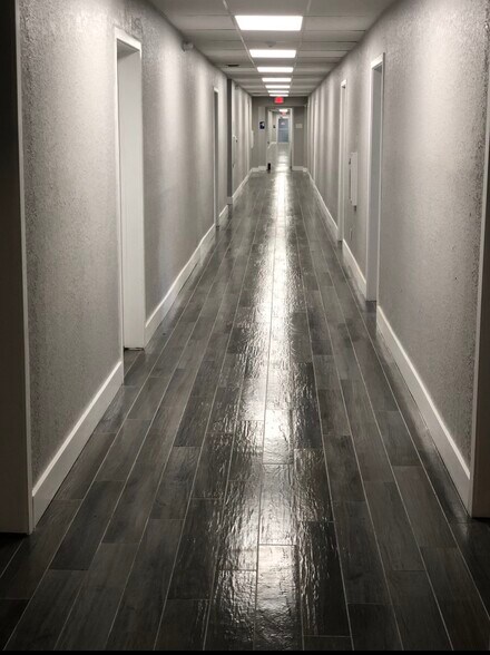 More Photos Of 2520-2650 N University Dr, Sunrise Unknown For Lease