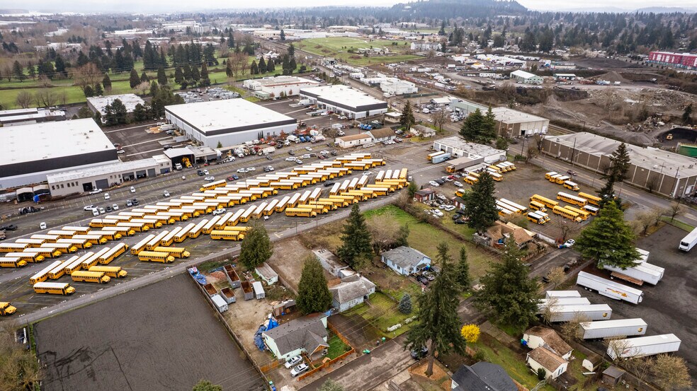 More Photos Of 6350 NE 66th Ave, Portland Flex For Sale