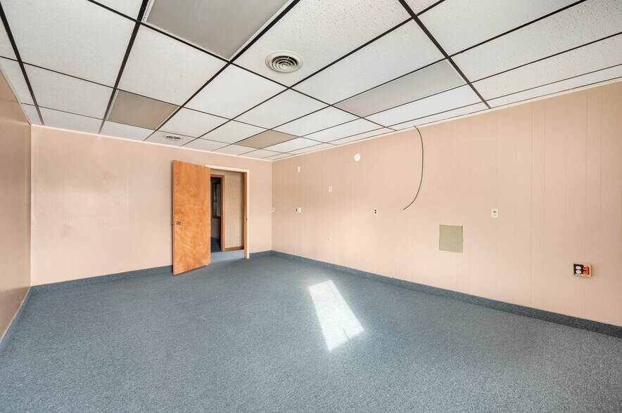 More Photos Of 203 S 3rd Ave, Big Rapids Medical For Sale