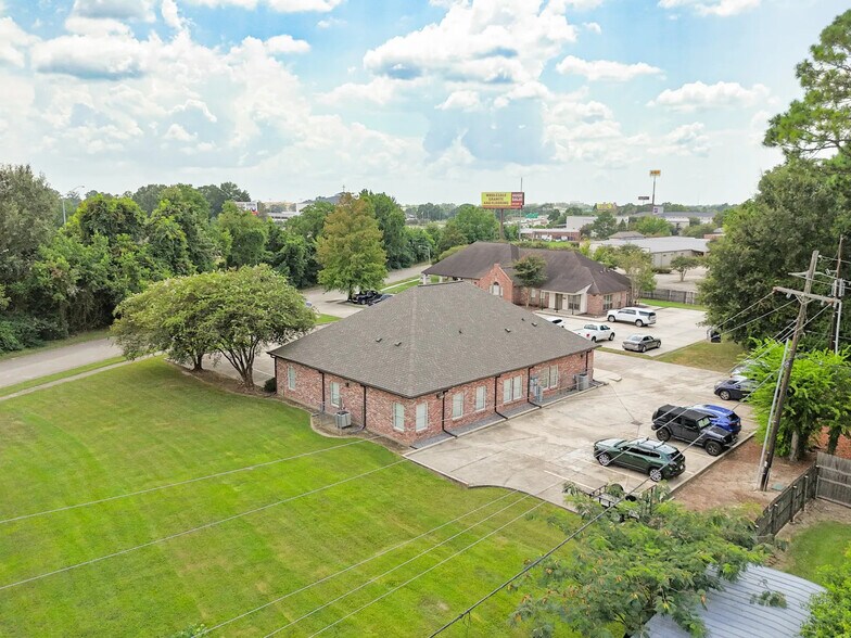More Photos Of 10621 Plaza Americana, Baton Rouge Office For Lease