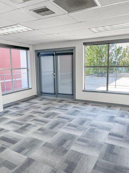 More Photos Of 2510 Western Ave, Seattle Apartments For Lease