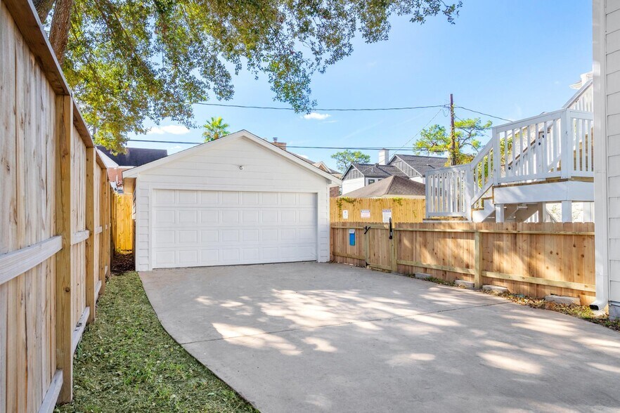 More Photos Of , Houston Multifamily For Sale