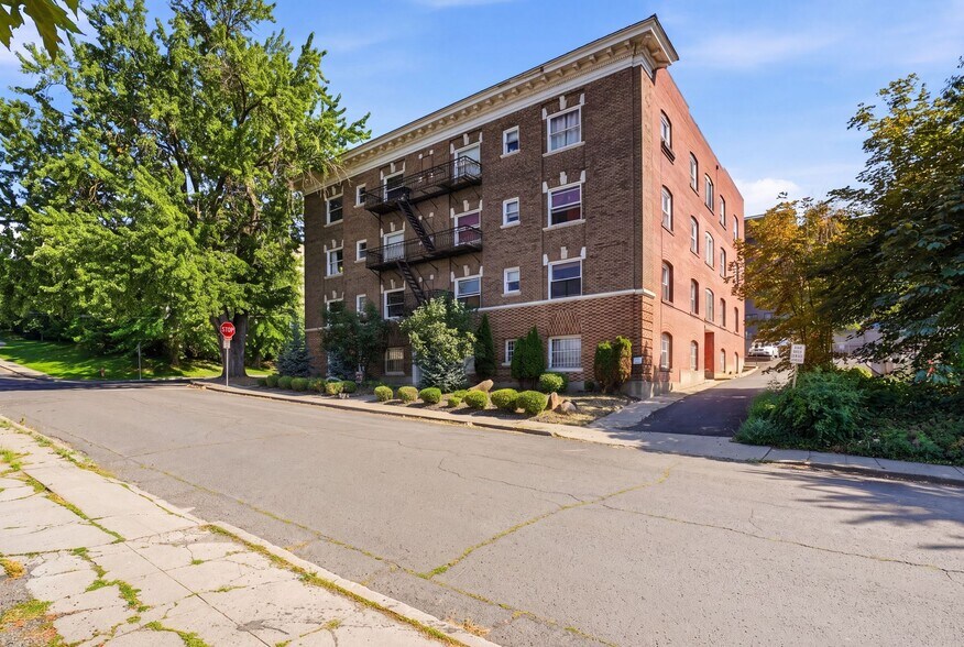 More Photos Of 702 S Bernard, Spokane Apartments For Sale