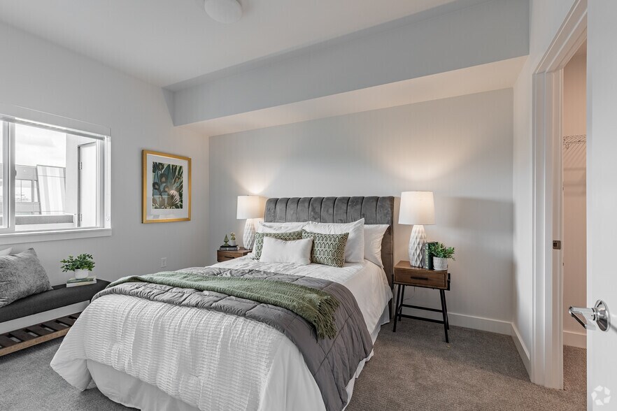 More Photos Of 18618 E Burnside St, Portland Apartments For Lease